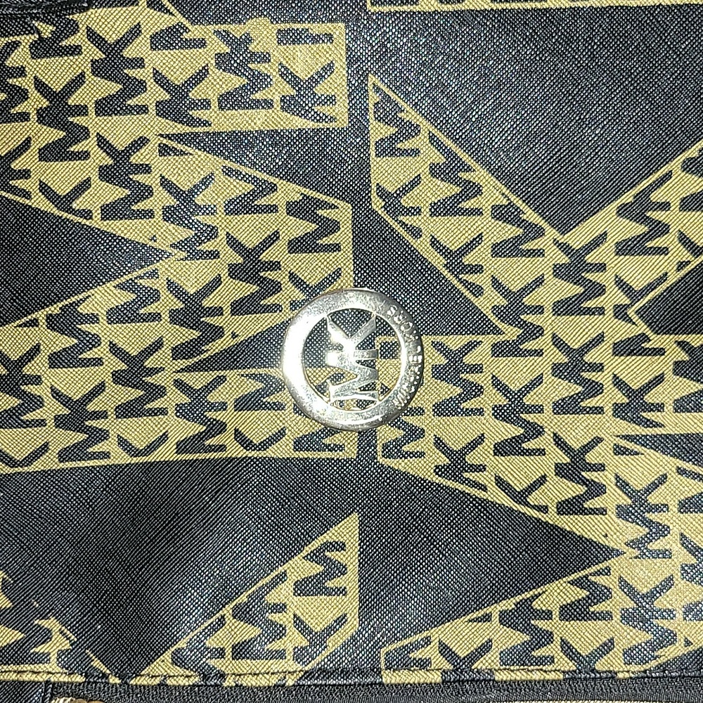 MK SADY leather Tote - Picture 3 of 11